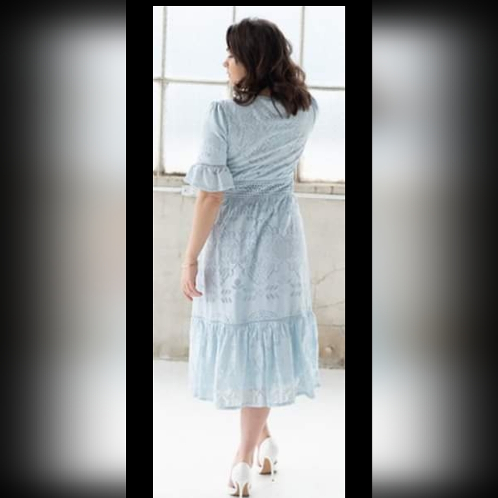 Belle Terre Ave Aly lace dress blue NWT - Picture 3 of 4